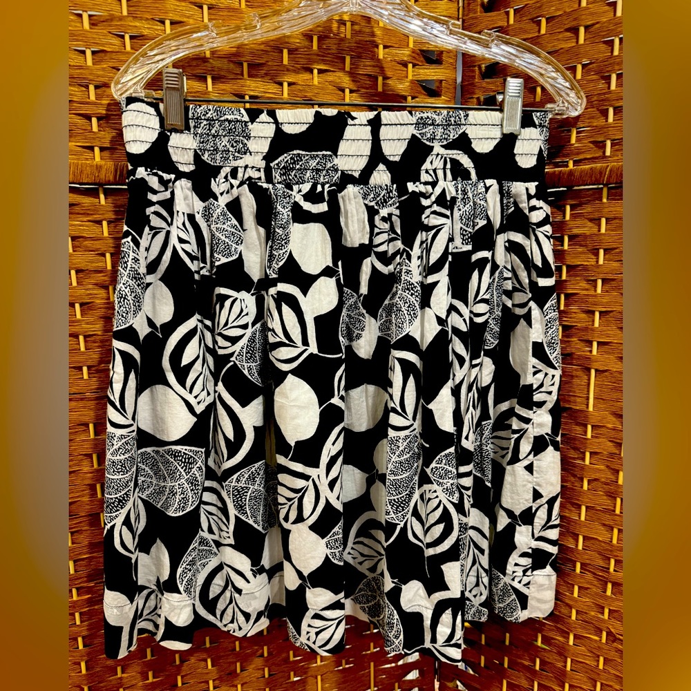 Banana Republic Mini Skirt, Size 4